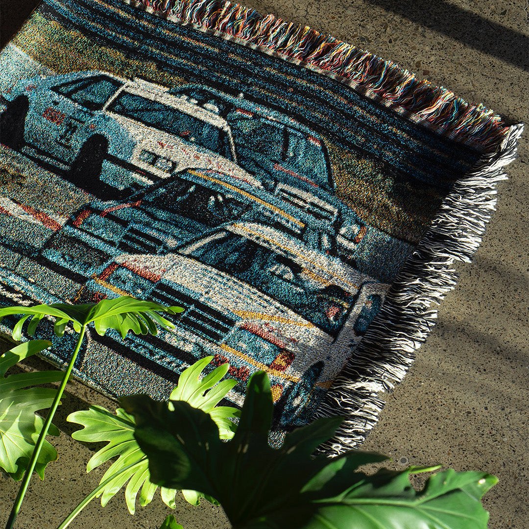 TOURENWAGEN WOVEN BLANKET